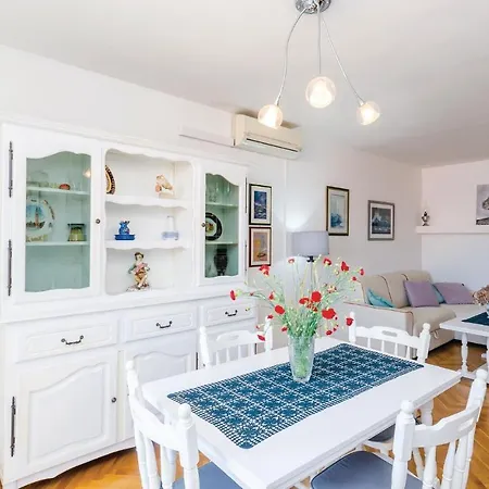 Iva Vojnovica Ii Apartment